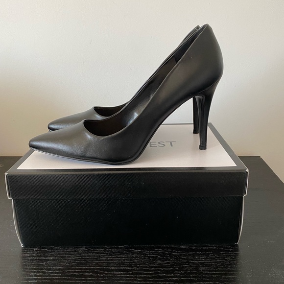 Black Nine West Pumps - Picture 2 of 7